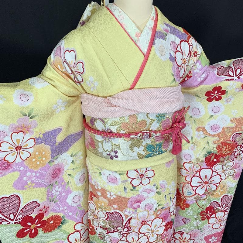 602z29☆かわいい！振袖 銀通し 古典柄 刺繍☆美品 成人式結婚式 十三参り