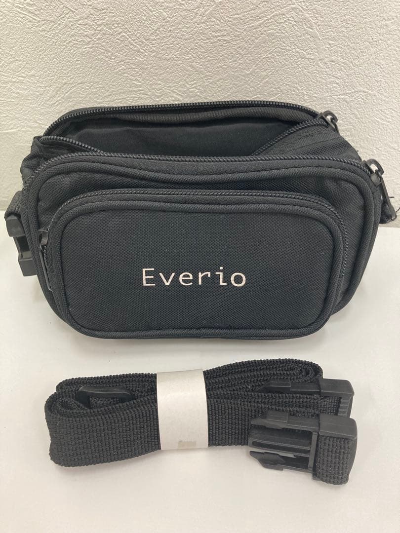 JVC Everio GZ-HM670 ホワイト HD ビデオカメラ