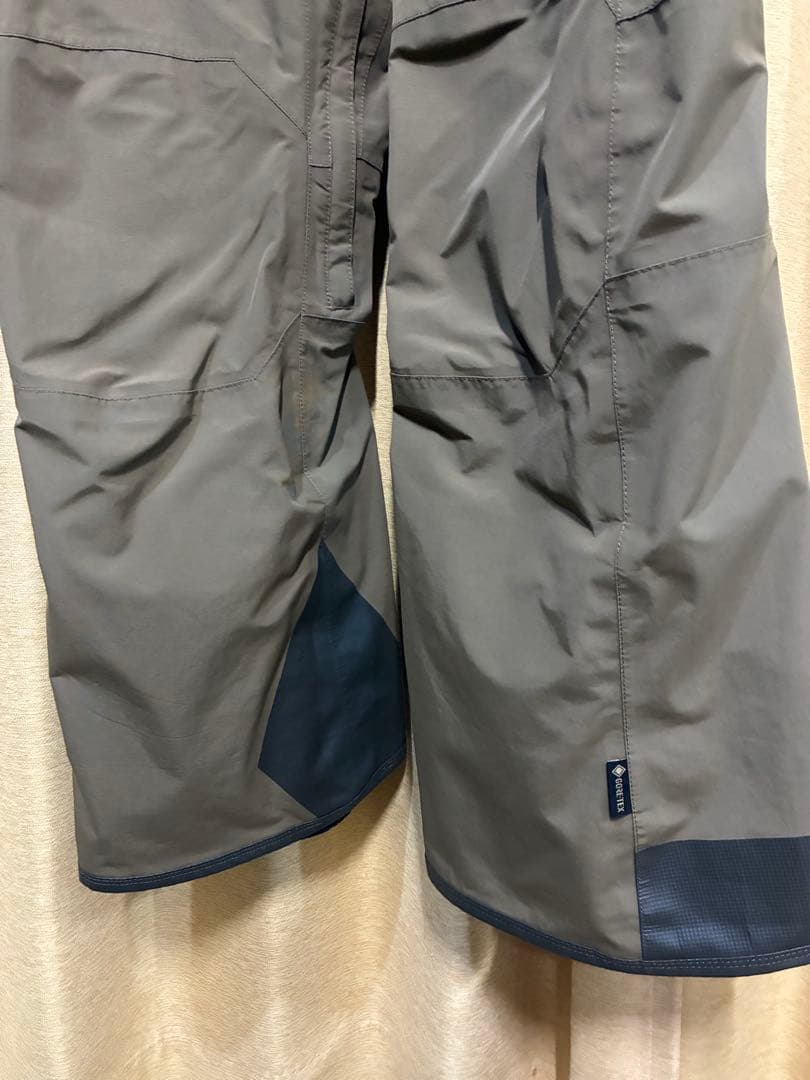 VOLCOM スノーボードウエア　リブパンツ　カーキUS-Sサイズ　メンズ