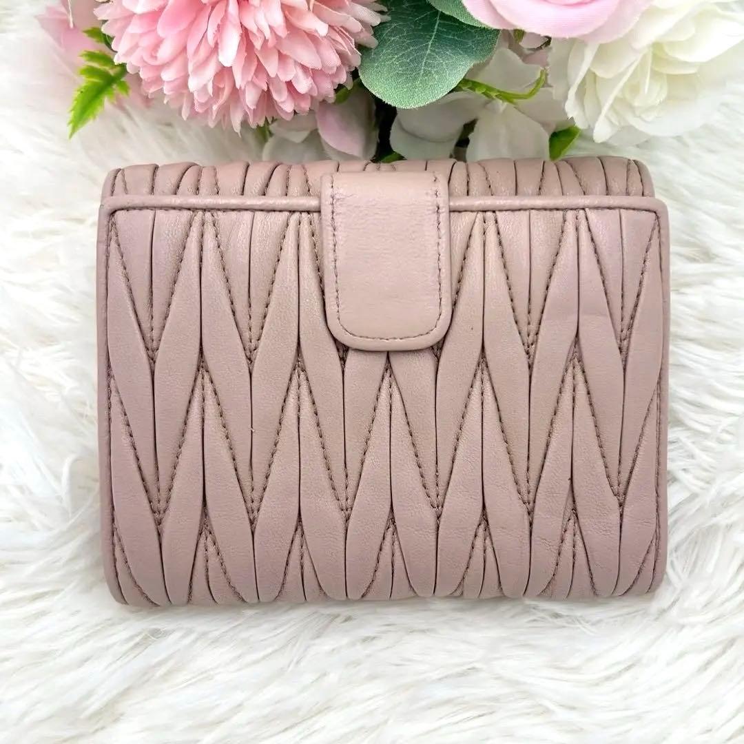 美品✨miu miu マテラッセ 折り財布 コンパクト ピンクベージュ