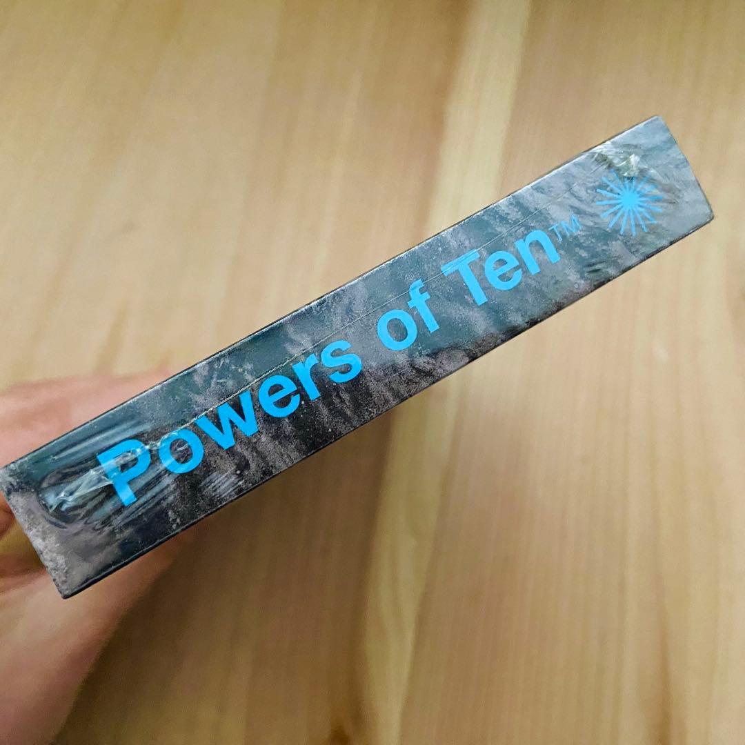 【写真集】『 Powers Of Ten : A Flipbook 』