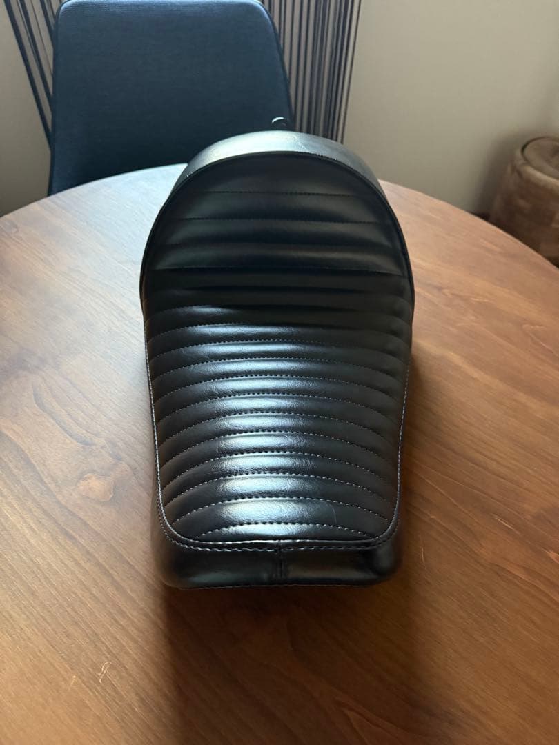 ラペラ　Pleated Stitch STUBS CAFE SEAT