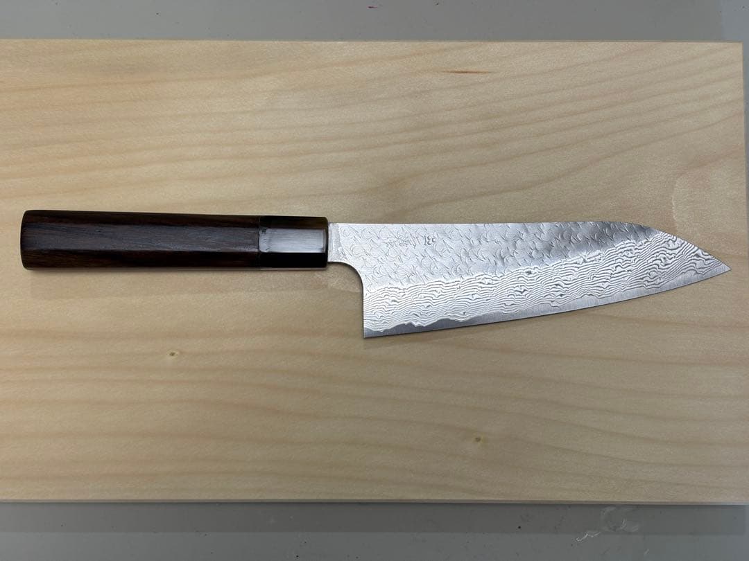 二唐刃物 三徳包丁 槌目水牛紫檀八角柄 180mm 粉末ハイス SG STRIX