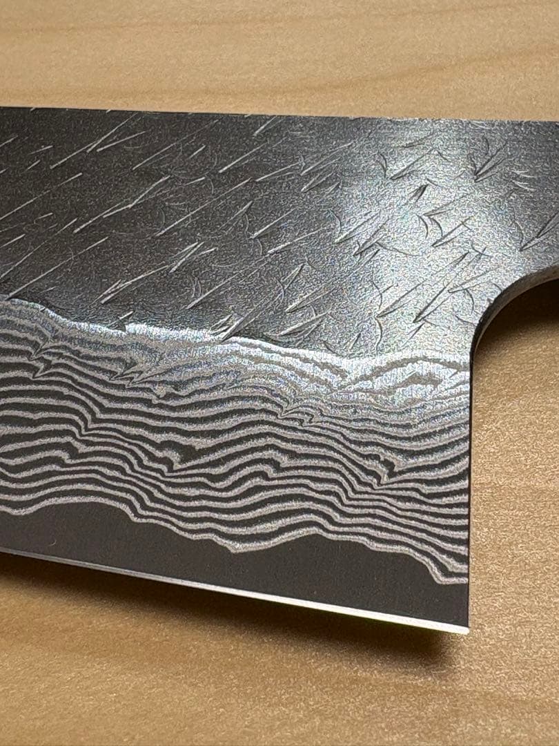 二唐刃物 三徳包丁 槌目水牛紫檀八角柄 180mm 粉末ハイス SG STRIX