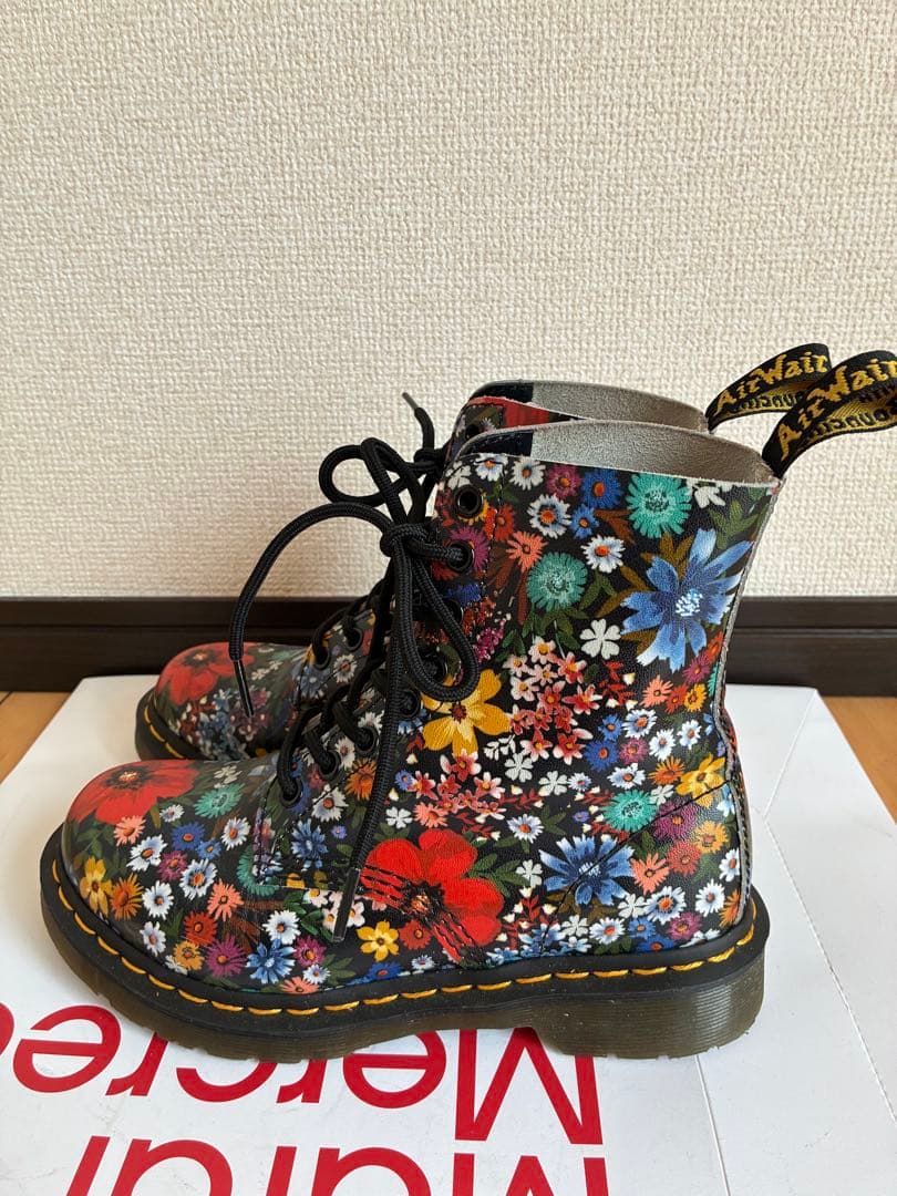 ドクターマーチン　花柄ブーツ