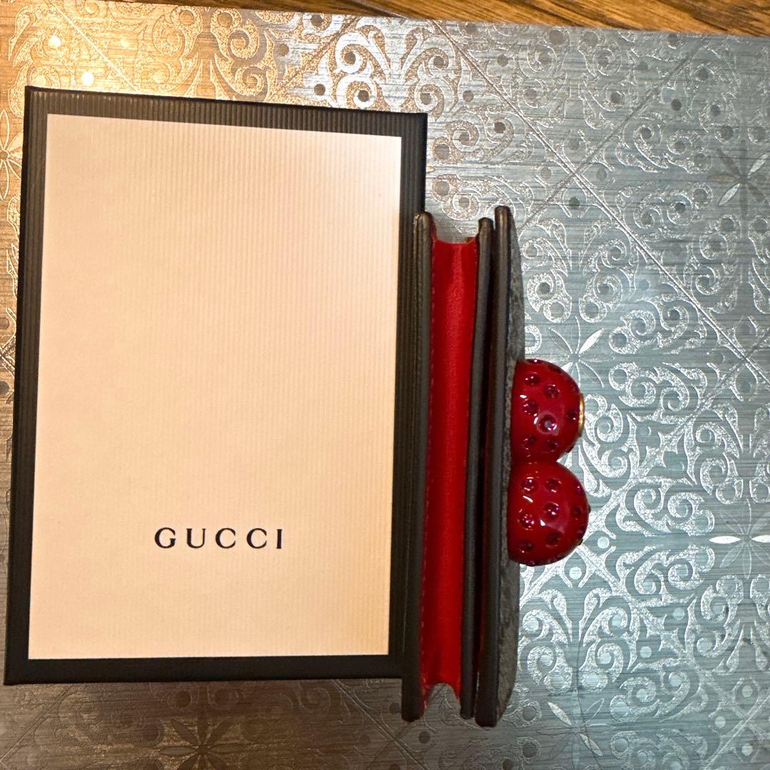 【SALE】新品　GUCCI GGスプリーム チェリー スモールウォレット