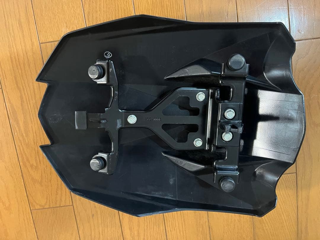 2016年ninja1000 タックロールゲルザブ入りシートとシングルリアカウル