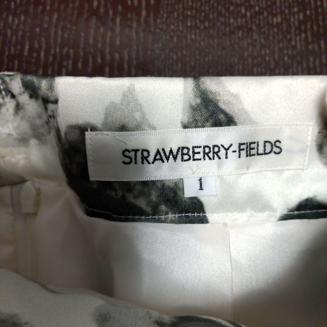 STRAWBERRY FIELDS カラープリントフレアースカート