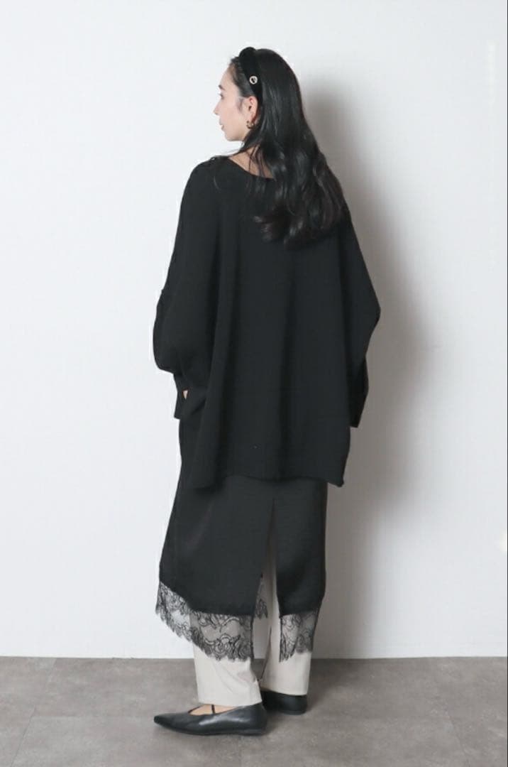 【新品タグ付き】meri⭐︎ミーリー⭐︎ミラノリブVネックニットガーデ⭐︎ブラック