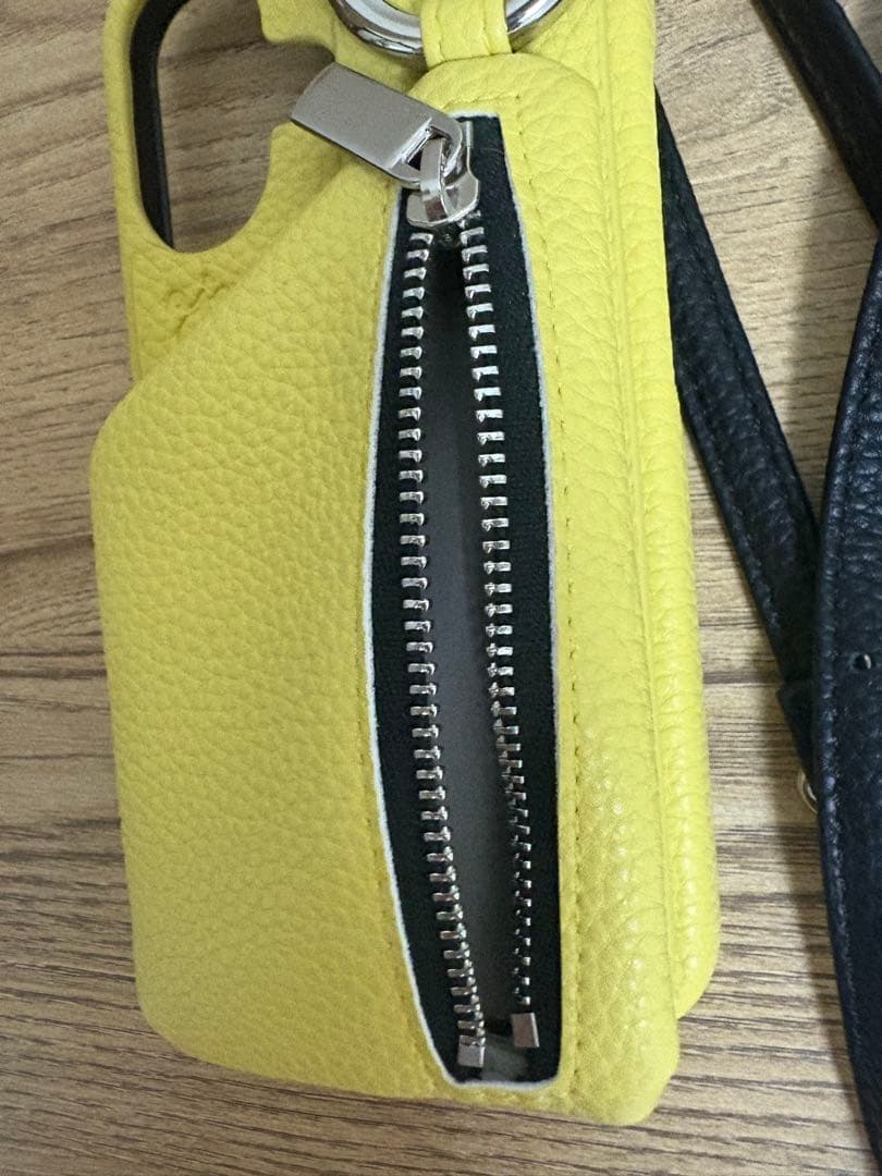 【新品】iPhone16 ajew イエロー ストラップ付き