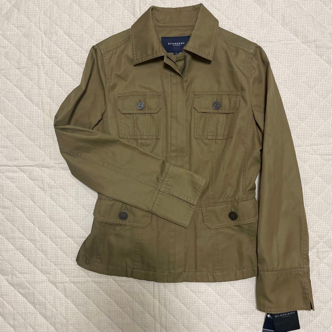 新品　バーバリー　カーキ ミリタリージャケット ウエストシェイプ　タグ付き　秋