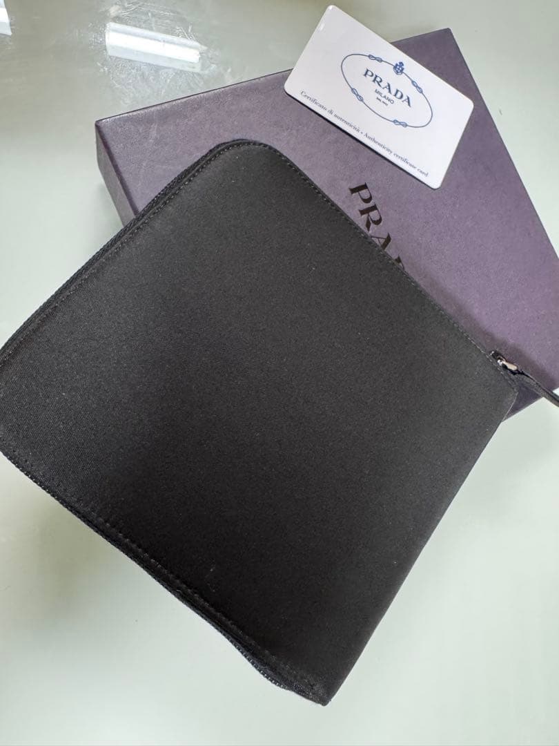 PRADA プラダ トライアングルロゴ CD/DVDケース（12枚収納）