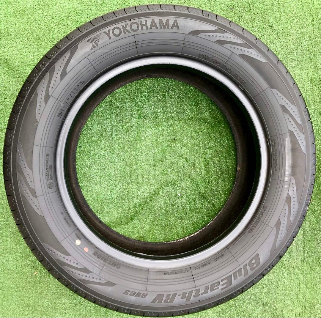 215/60 R16 YOKOHAMA BluEarth RV03ラジアルタイヤ