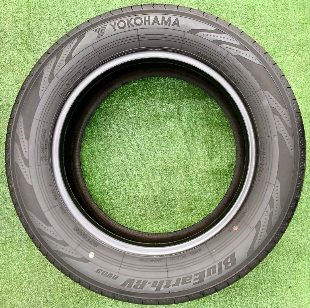 215/60 R16 YOKOHAMA BluEarth RV03ラジアルタイヤ