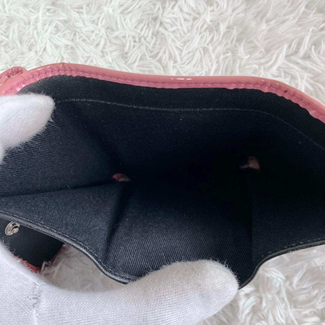 大人気✨ヴィヴィアンウエストウッド　折り財布　エナメル　ピンク　シルバーロゴ