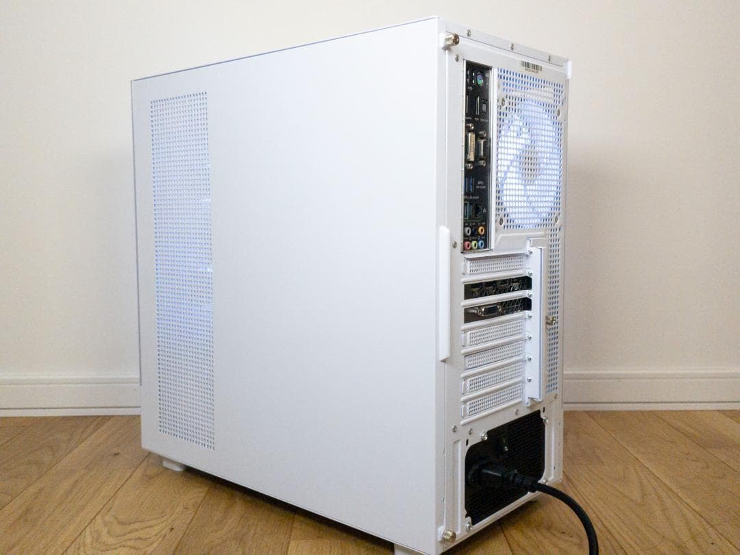 白ゲーミングPC GTX1060 / i7-4770 / SSD 480GB
