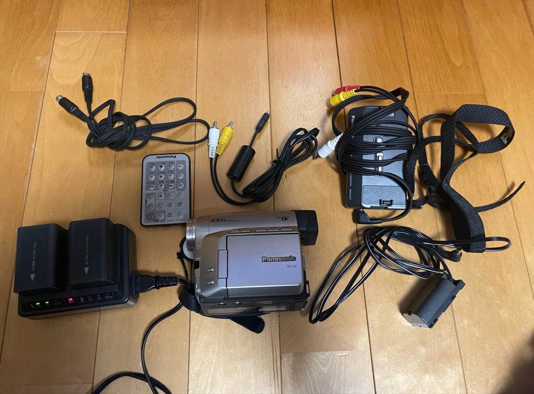 Panasonic NV-C2 ビデオカメラ　Mini DV