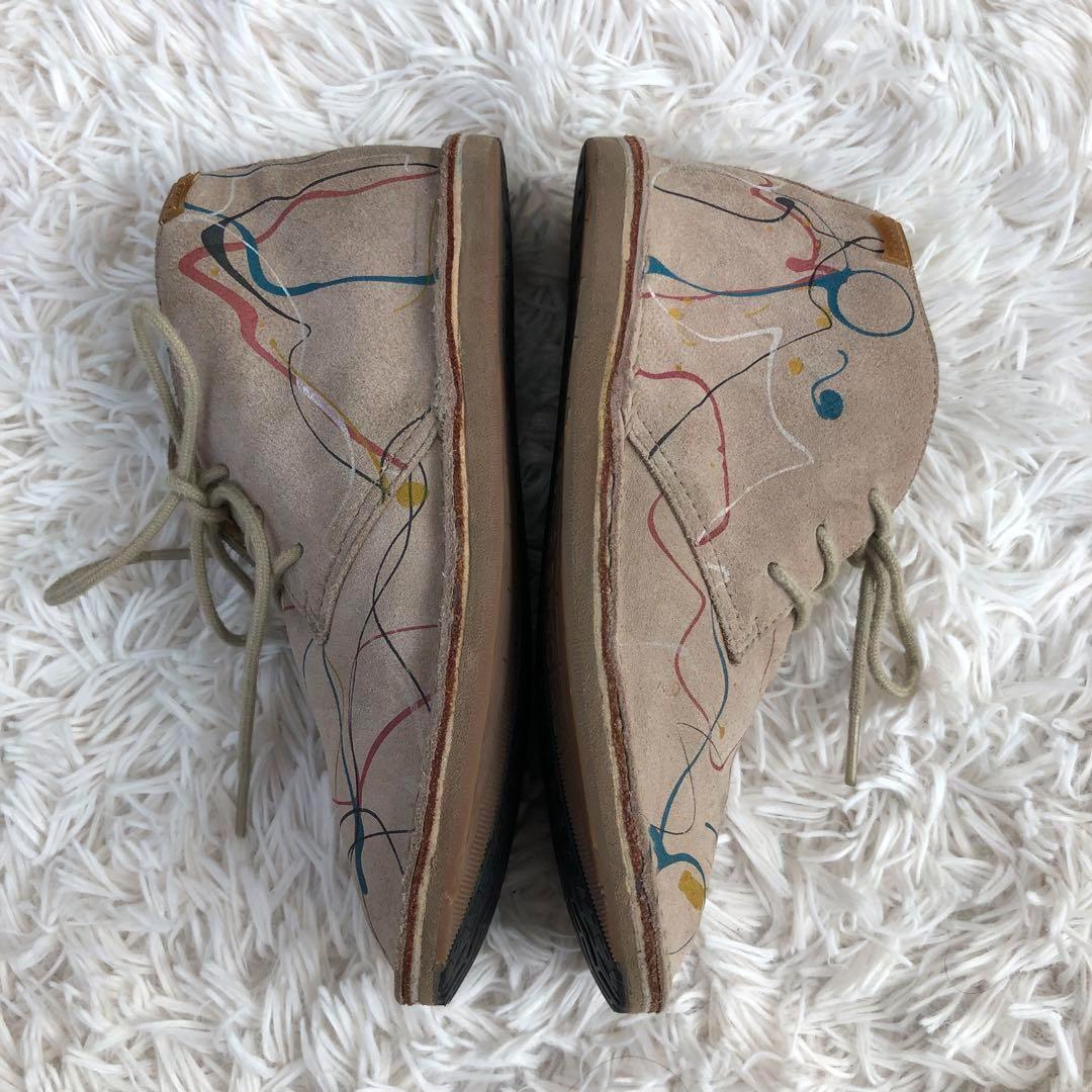CAMPERカンペールペンキ加工チャッカーブーツ　スエードベージュ