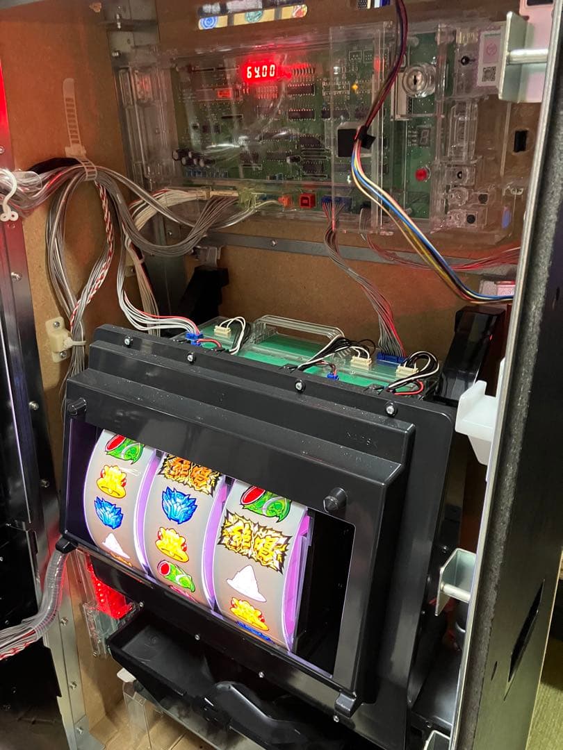 シンフォギア勇気の歌パチスロ実機（送料込み）不要機付き