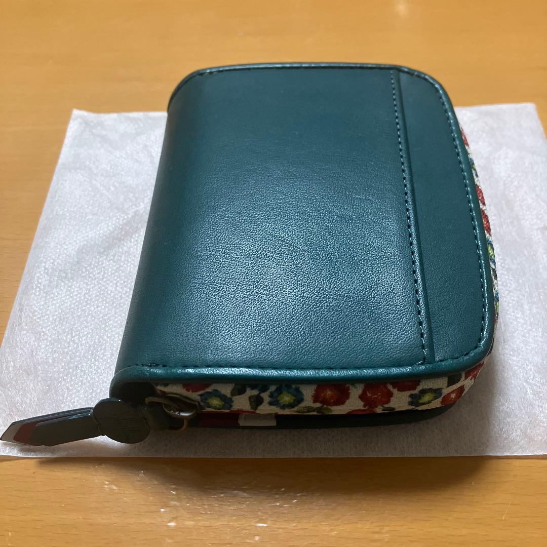 ＊絵美さま専用です＊シビラ　アミスタ　花柄ファスナー　レザー　二つ折り財布