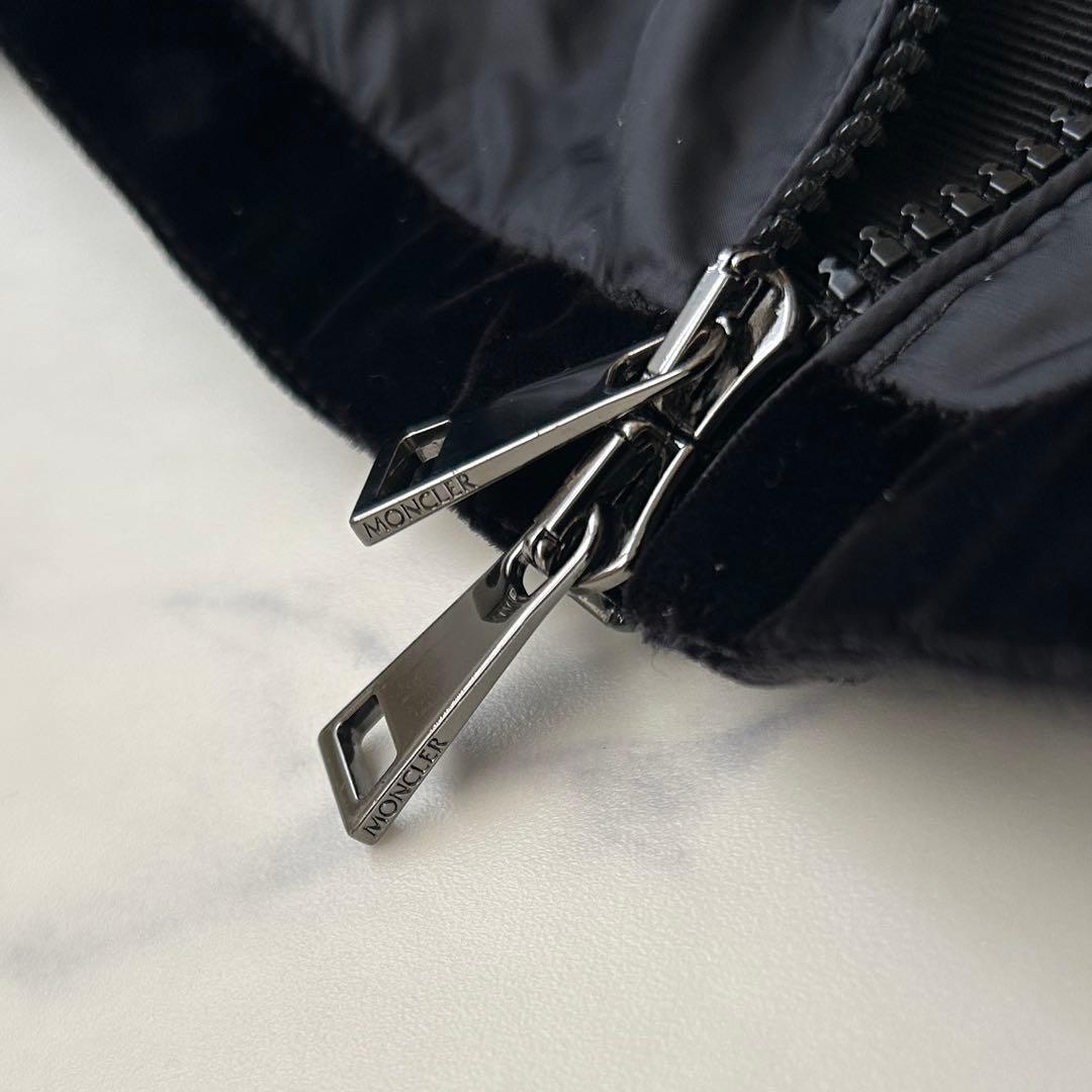 Moncler モンクレール ダウンとスウェットのハイブリッドカーディガン