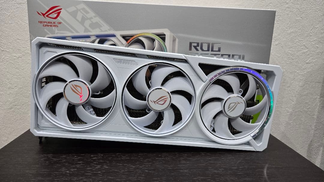 グラフィックボード・グラボ・ビデオカード ASUS ROG Astral GeForceRTX5080 White