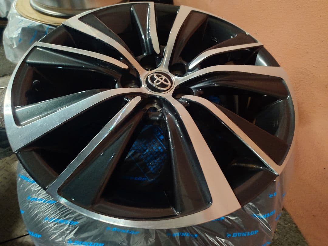 トヨタ80系ハリアーGグレード 純正アルミホイール18インチ18×7J本セット