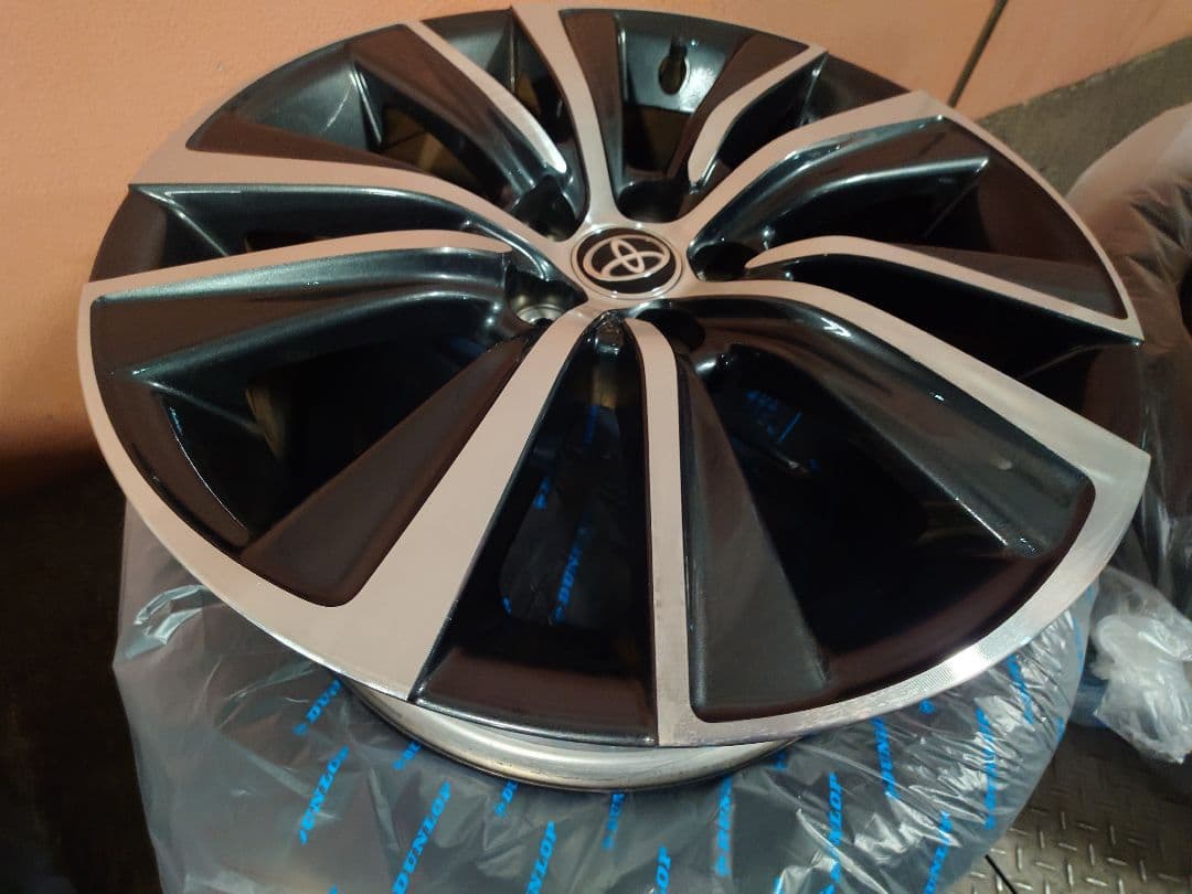 トヨタ80系ハリアーGグレード 純正アルミホイール18インチ18×7J本セット