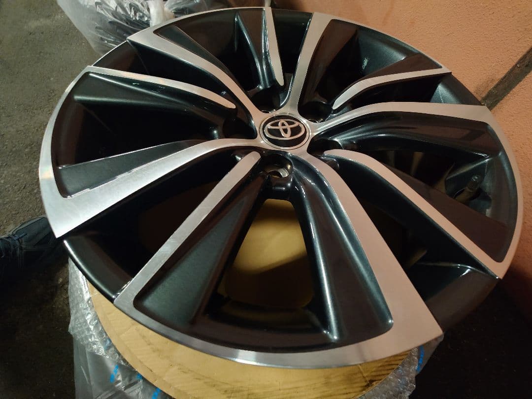 トヨタ80系ハリアーGグレード 純正アルミホイール18インチ18×7J本セット