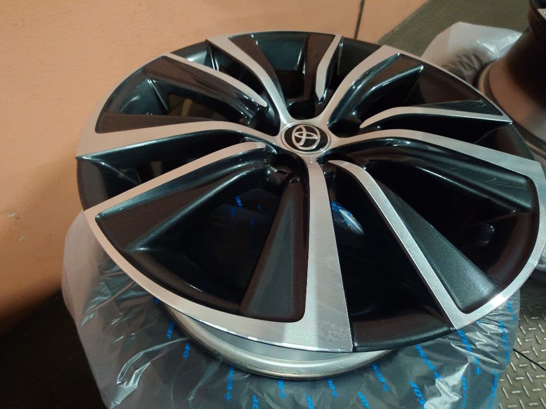 トヨタ80系ハリアーGグレード 純正アルミホイール18インチ18×7J本セット