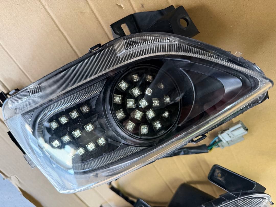 ホンダ HONDA フォルツァMF10 LEDテールランプ左右セット【ジャンク】