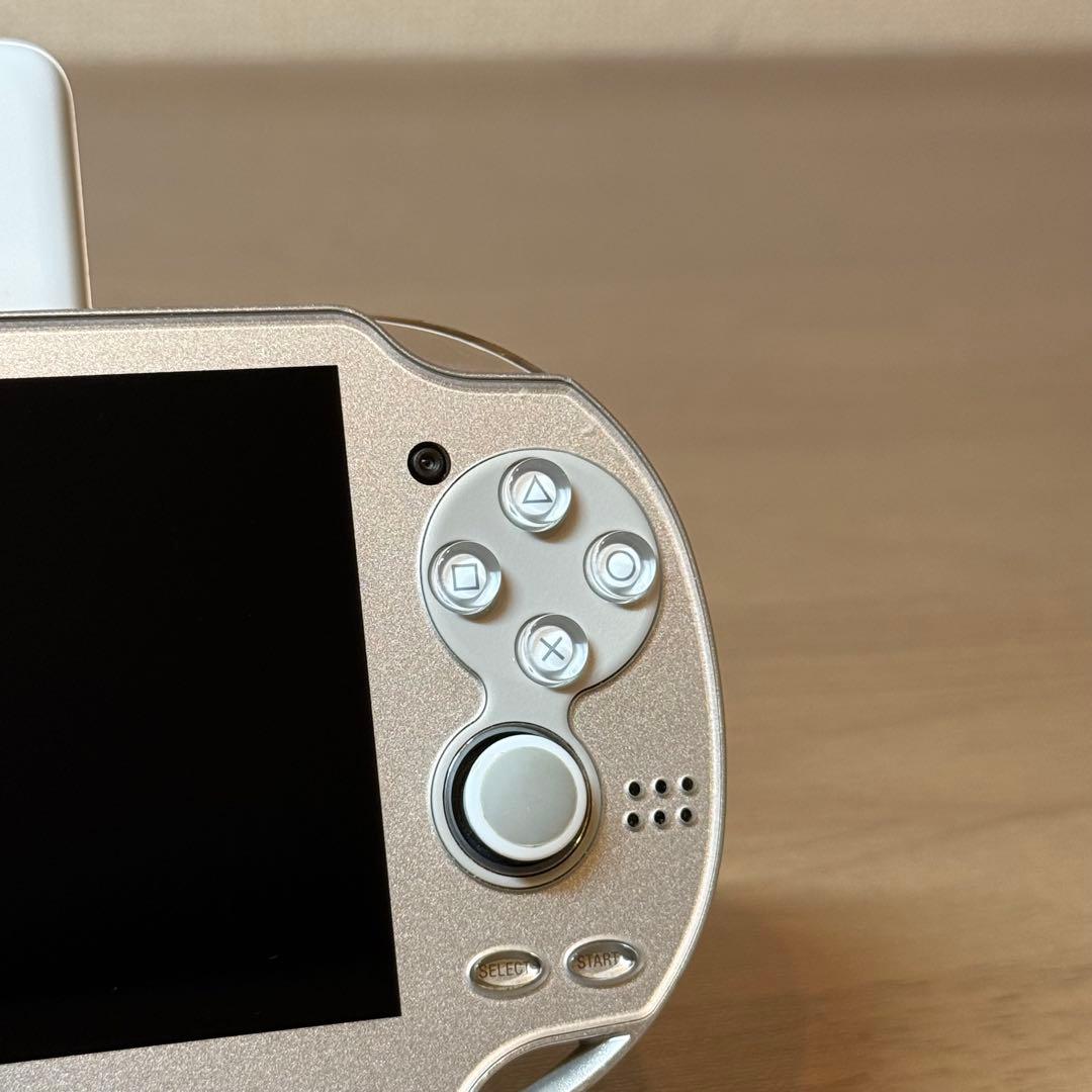4-472 PSVITA PCH-1000 アイス・シルバー