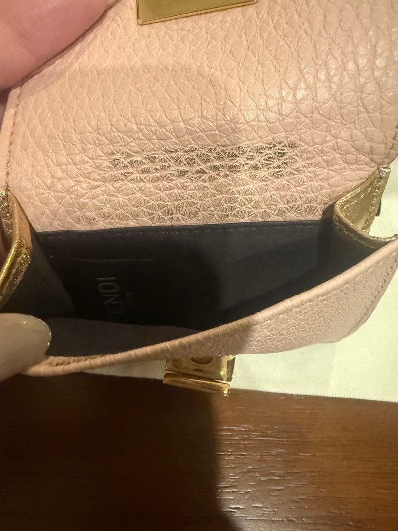 FENDI ピーカブー 三つ折り財布