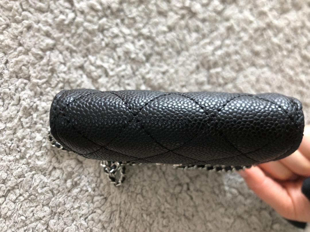 ブラック キルティングスマホ ショルダーバッグ　綺麗　バッグ 　ノベルティー