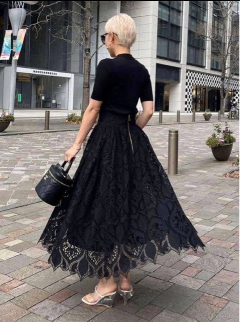 新品タグ付き★JENNE 総レース スカート