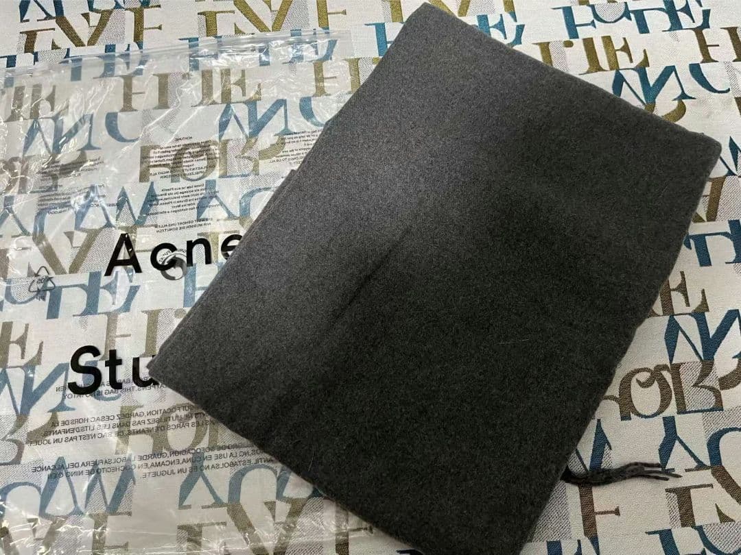 Acne Studios グレー フリンジマフラー