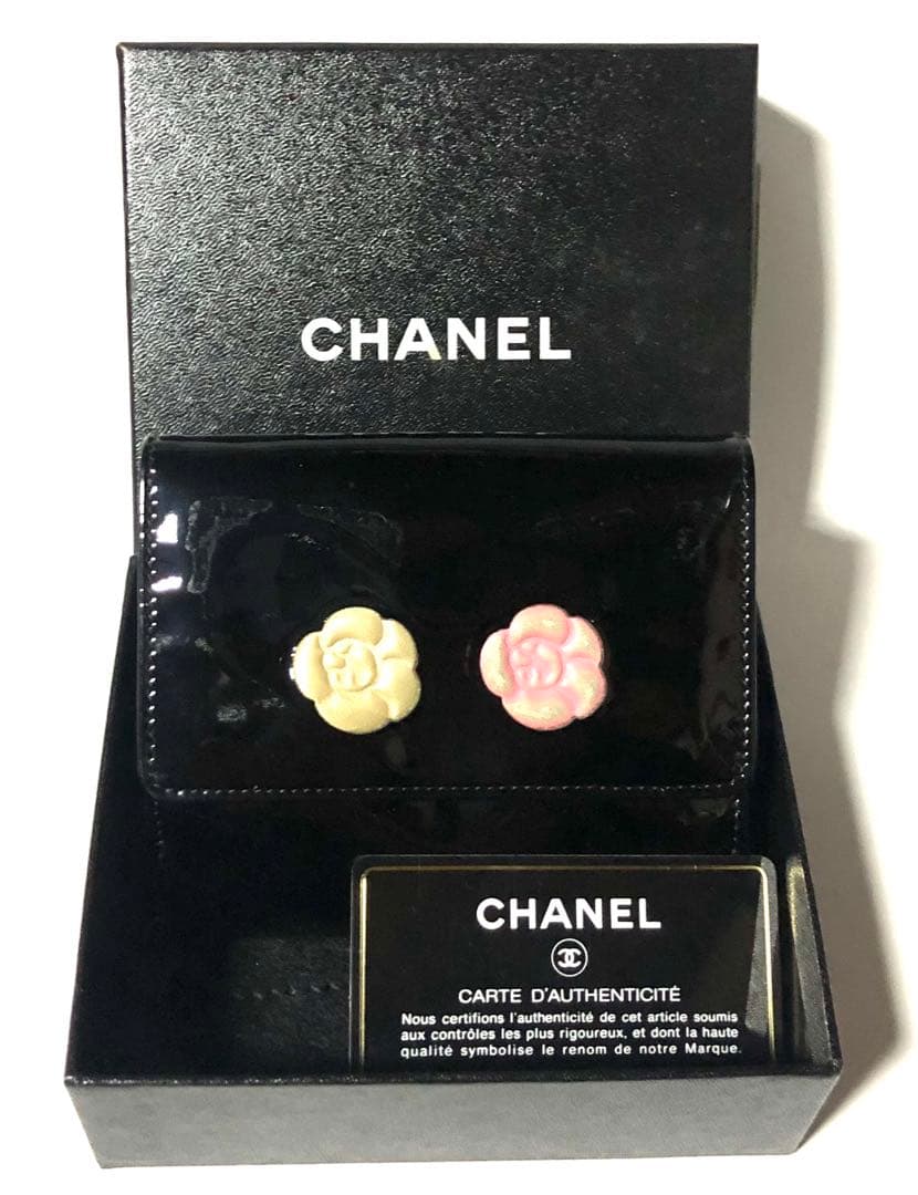 Maki！美品☆CHANEL シャネル☆三つ折り エナメル財布 ☆カメリア