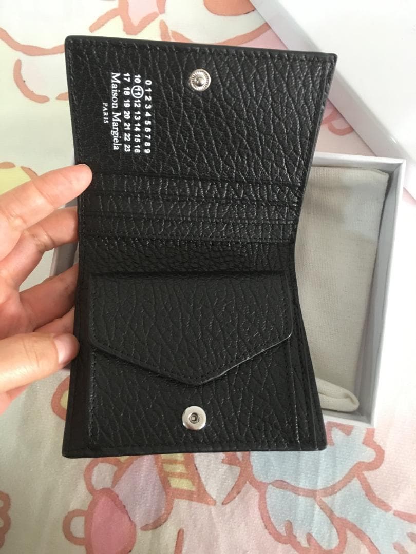 【超美品】黒　折り財布　2つ折り