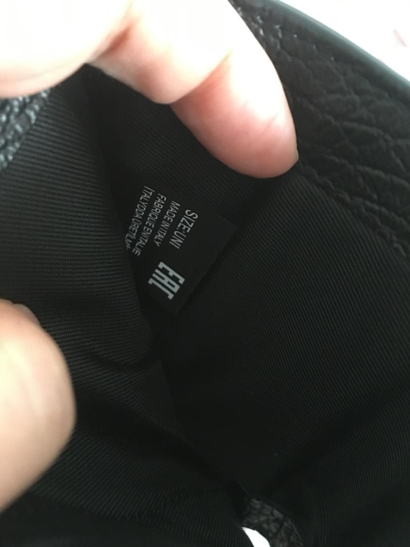 【超美品】黒　折り財布　2つ折り