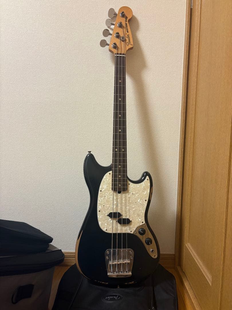 ベース FENDER JMJ Road Worn Mustang Bass Black