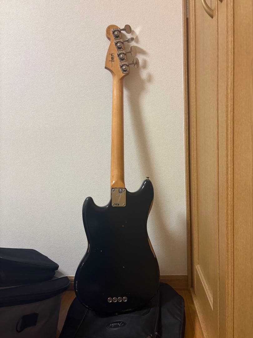 ベース FENDER JMJ Road Worn Mustang Bass Black