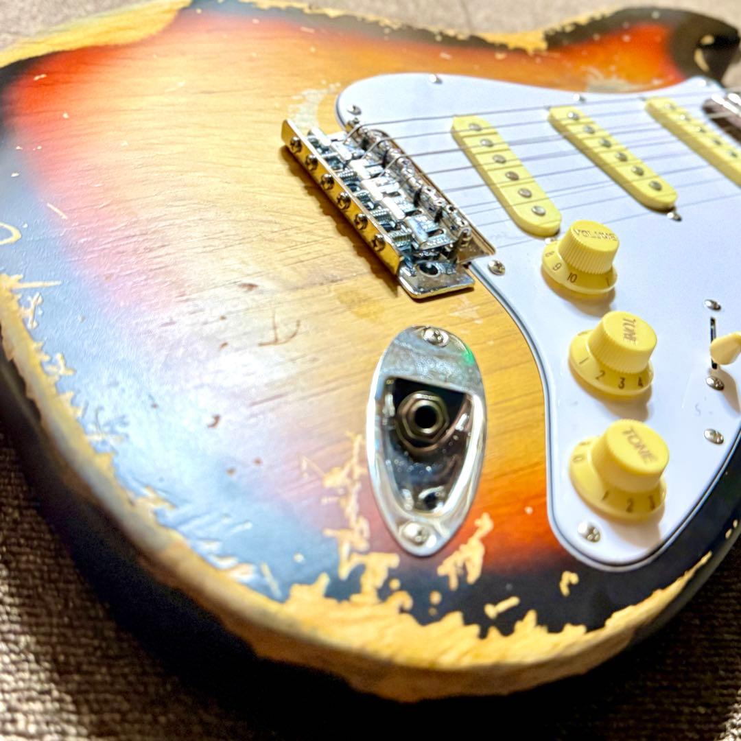 Stratocaster サンバースト　レリック加工　ストラトキャスター　ギター