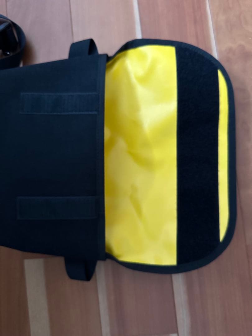 BLUE LUG ブルーラグ hip messenger (black)