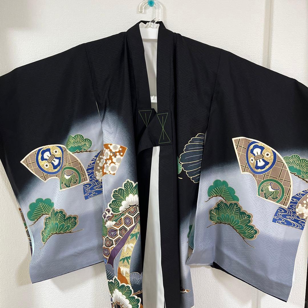 子供用　お宮参り　七五三　黒地に華やかな刺繍　着物　男の子