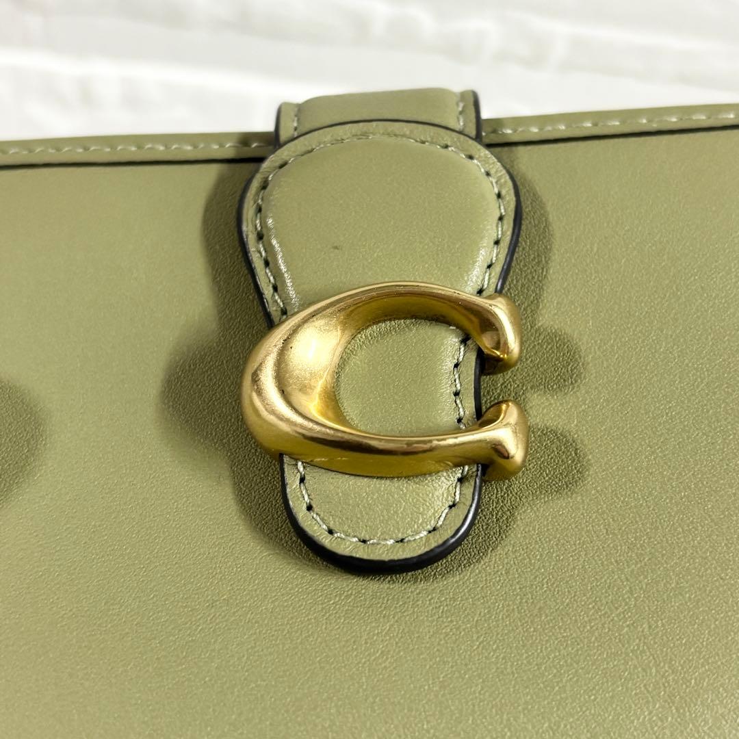 ル*ク様 COACH　タビー ミディアム ウォレット C金具　ピスタチオカラー