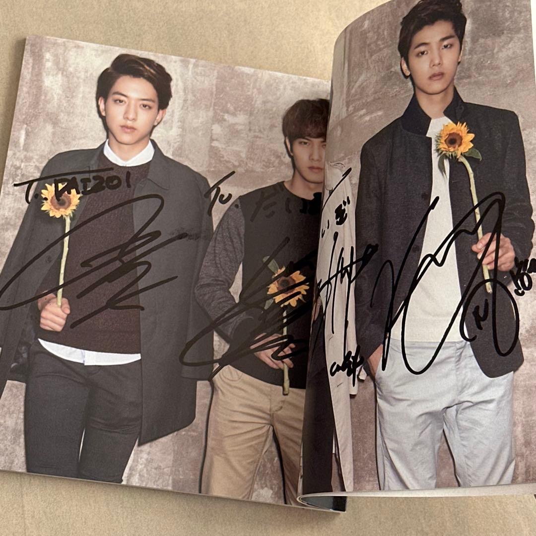 CNBLUE 直筆サイン入り　PRESENT JAPAN BEST ALBUM
