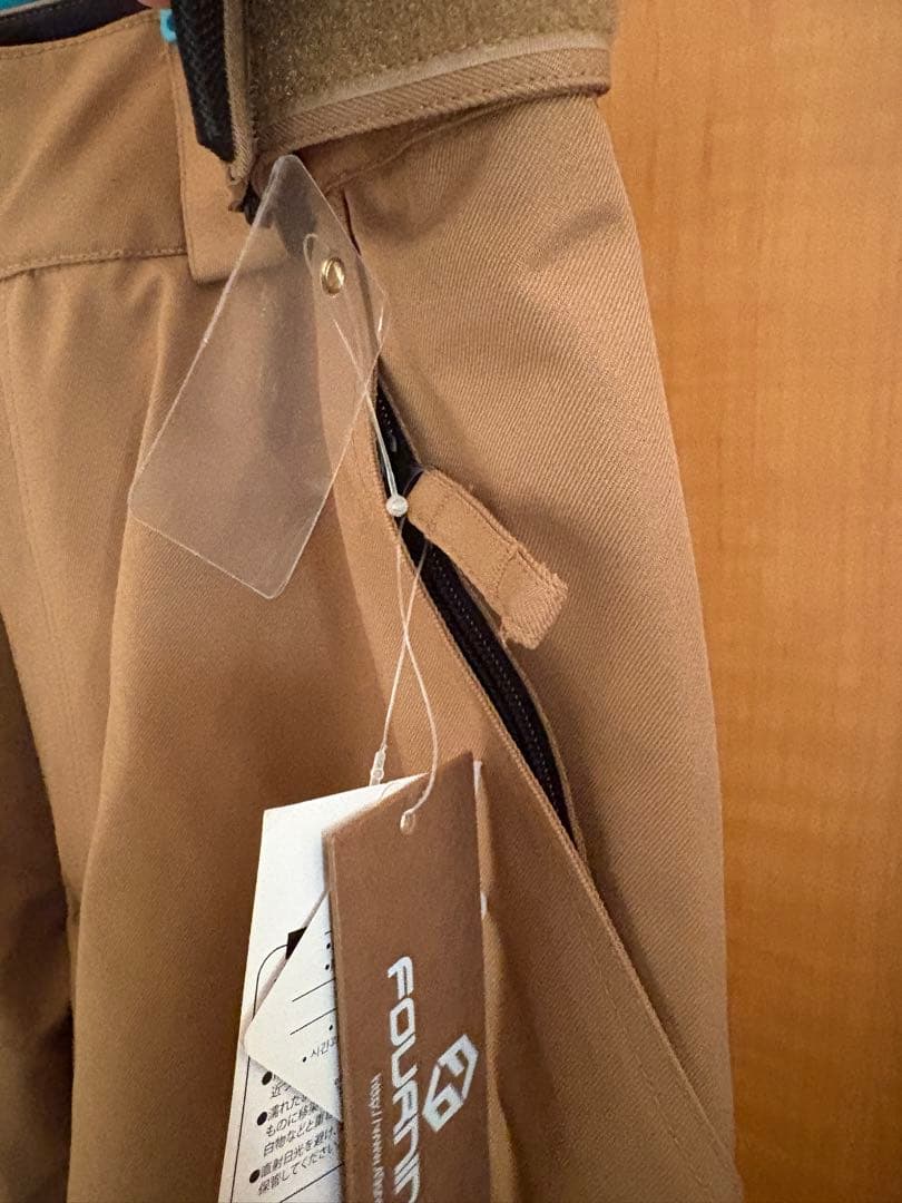 スノーボードパンツ