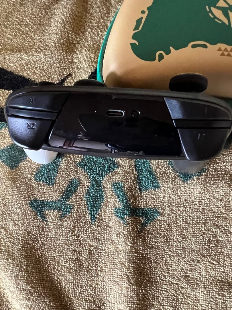 プロコンと専用ケース ゼルダの伝説 ティアキン風仕様 ゴールド Switch