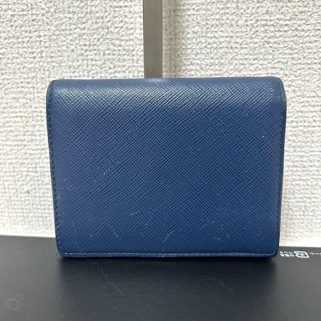 【人気✨美品/ユニセックス】プラダ　二つ折り財布　ブルー　サフィアーノレザー　稀