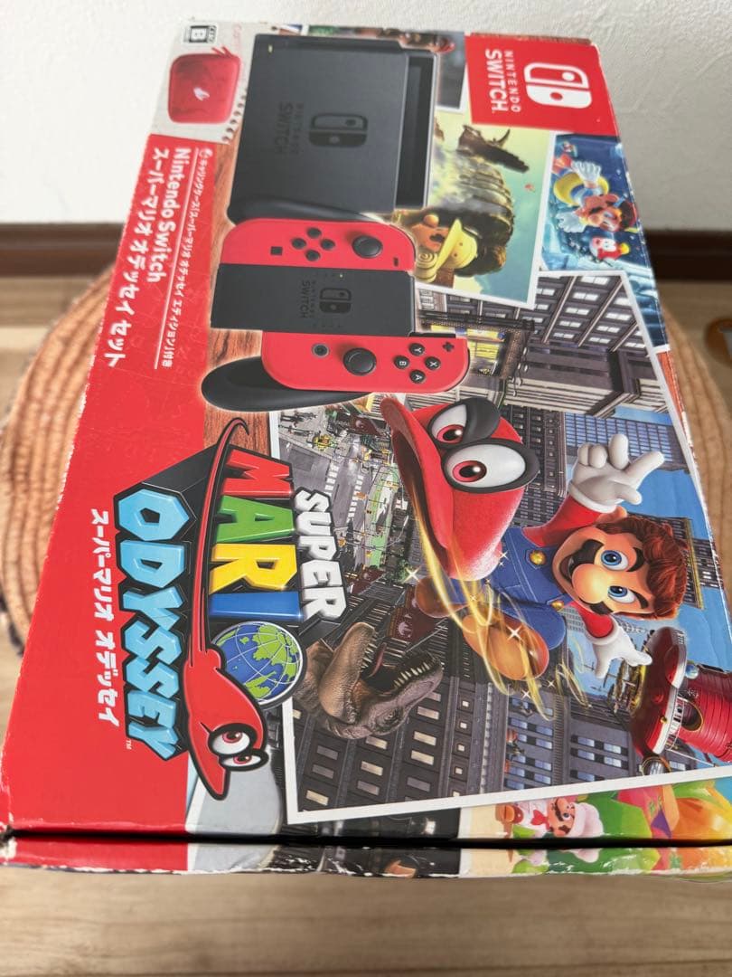 Nintendo Switch ニンテンドースイッチ本体　マリオカラー